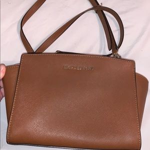 Micheal Kors Cross body